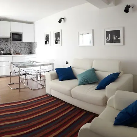 Sofia Semesterbostad Lerici